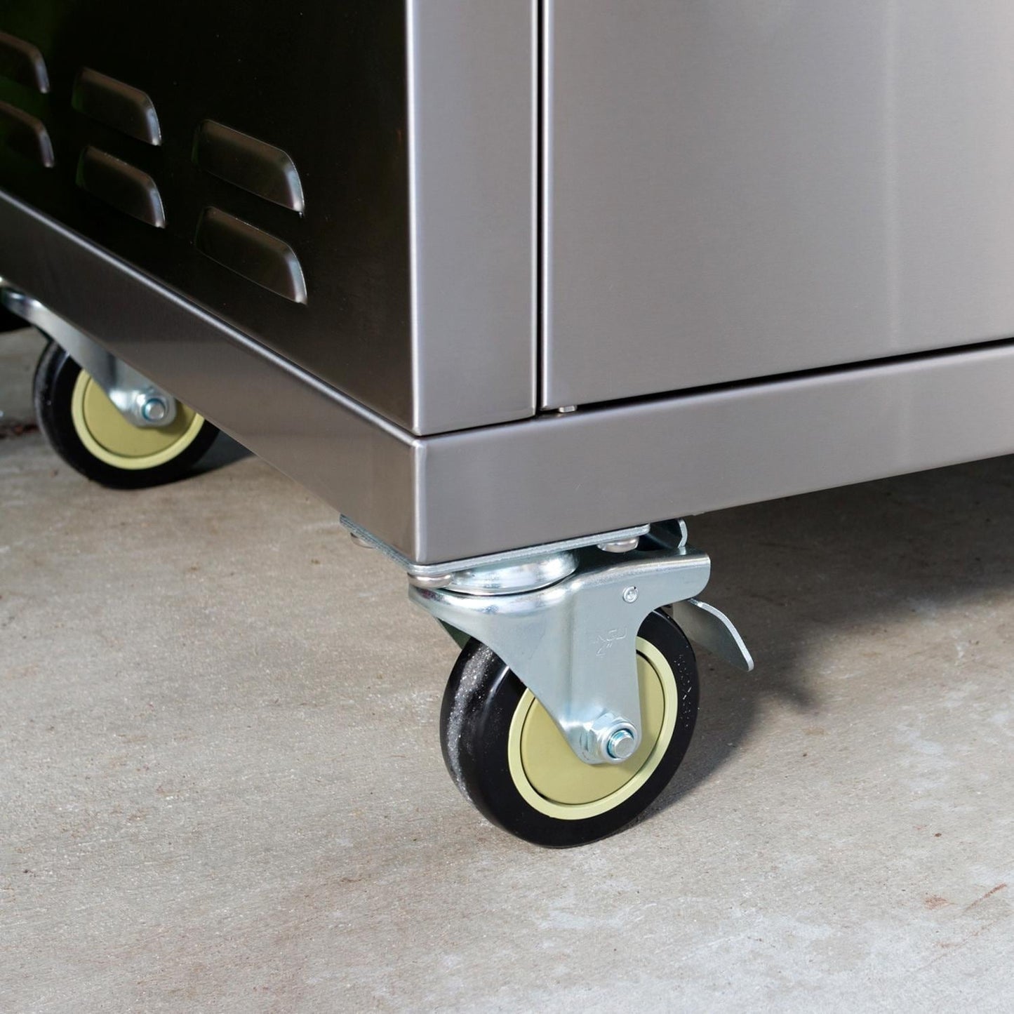 Bull 30" Lonestar Select 4-Burner Stainless Steel Grill Carts